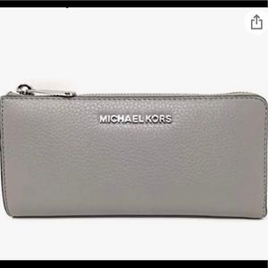 Michael Kors Jet Set Three Quarter Zip Wallet